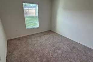 539 Finch Ct, Poinciana, FL 34759 - Photo 11