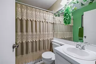 2174 Cypress Bay Blvd, Kissimmee, FL 34743 - Photo 15