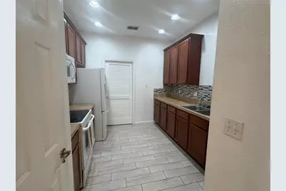 3001 Laurel Park Drive #102, Kissimmee, FL 34741 - Photo 5
