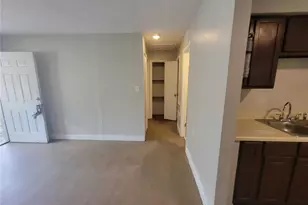 402 Peters St, Wildwood, FL 34785 - Photo 7