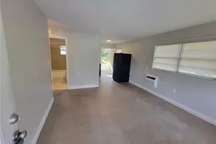 402 Peters St, Wildwood, FL 34785 - Photo 3