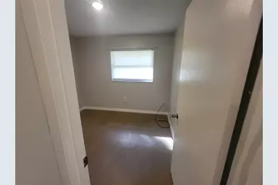 402 Peters St, Wildwood, FL 34785 - Photo 9