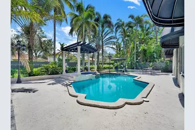 15945 NW 82nd Court, Miami Lakes, FL 33016 - Photo 27