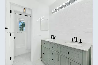 15945 NW 82nd Court, Miami Lakes, FL 33016 - Photo 13