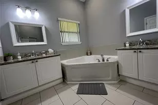 2704 Club Cortile Cir, Kissimmee, FL 34746 - Photo 7