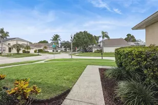 971 Oxford Dr, Davenport, FL 33897 - Photo 5