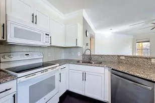 8843 Villa View Cir, Orlando, FL 32821 - Photo 11