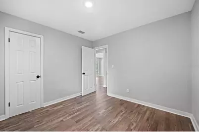 305 E Bougainvillea Avenue, Tampa, FL 33612 - Photo 13