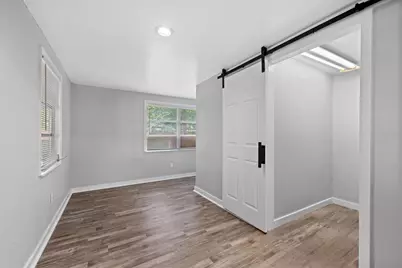 305 E Bougainvillea Avenue, Tampa, FL 33612 - Photo 21