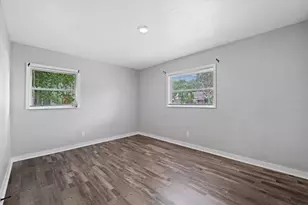 305 E Bougainvillea Ave, Tampa, FL 33612 - Photo 17