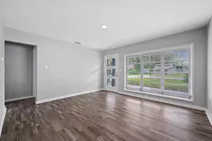 305 E Bougainvillea Ave, Tampa, FL 33612 - Photo 9