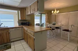 737 Vivienda W Blvd, Venice, FL 34293 - Photo 11