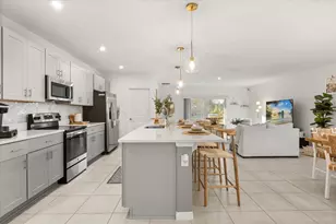 375 Pink Ibis Bnd, Saint Cloud, FL 34772 - Photo 9