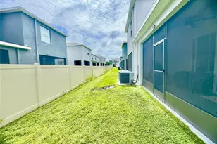 2922 Boxwood Grove Row, Wesley Chapel, FL 33543 - Photo 11