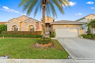 343 SW 187th Terrace, Pembroke Pines, FL 33029 - Photo 1
