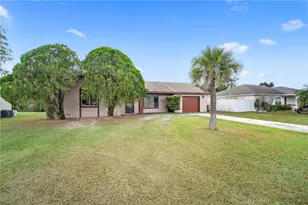 128 Hollyhock Ct, Kissimmee, FL 34743 - Photo 1