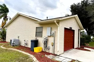 2105 Greenlaw Ct, Leesburg, FL 34788 - Photo 3