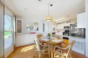 805 Camelia Ct, Lady Lake, FL 32159 - Photo 7