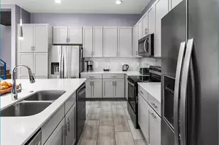 8025 Oak Shadow Ct, Davenport, FL 33837 - Photo 5