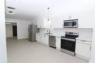 711 Kempten St NW, Palm Bay, FL 32907 - Photo 5