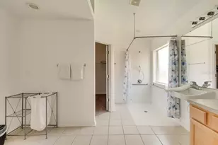 202 Saragossa Ave, Davenport, FL 33897 - Photo 5