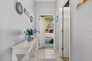 447 La Mirage St, Davenport, FL 33897 - Photo 3