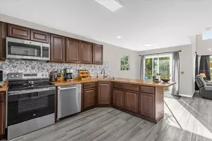 6474 Haughton Ln, Orlando, FL 32835 - Photo 7