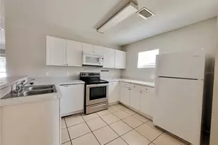 2816 Club Cortile Cir, Kissimmee, FL 34746 - Photo 7