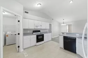 985 Highland Crest Cir, Lake Wales, FL 33853 - Photo 9