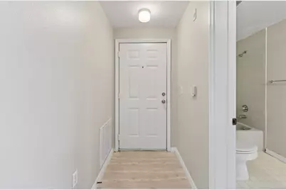 5572 Metrowest Boulevard #304, Orlando, FL 32811 - Photo 7
