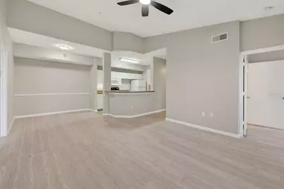 5572 Metrowest Boulevard #304, Orlando, FL 32811 - Photo 11
