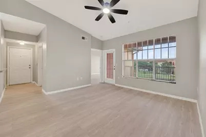 5572 Metrowest Boulevard #304, Orlando, FL 32811 - Photo 9