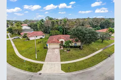 132 Chestnut Circle, Royal Palm Beach, FL 33411 - Photo 5