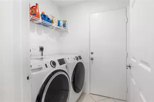 132 Chestnut Cir, Royal Palm Beach, FL 33411 - Photo 35