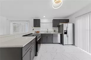 2224 Greenview Cir, Orlando, FL 32808 - Photo 9