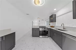 2224 Greenview Cir, Orlando, FL 32808 - Photo 11