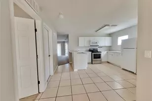 2816 Club Cortile Cir, Kissimmee, FL 34746 - Photo 9