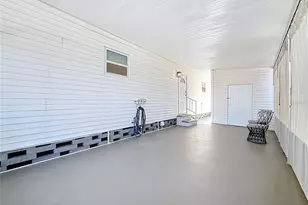 346 Mount Saxon Ave NE, Saint Petersburg, FL 33702 - Photo 5