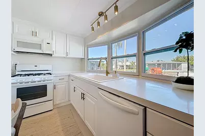 346 Mount Saxon Avenue NE #316, Saint Petersburg, FL 33702 - Photo 21