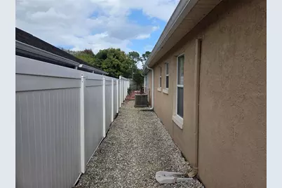 9925 Dean Oaks Court, Orlando, FL 32825 - Photo 5