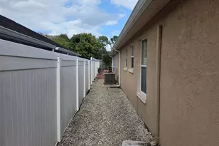 9925 Dean Oaks Ct, Orlando, FL 32825 - Photo 5