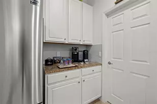 4064 Oak Tree Dr, Davenport, FL 33837 - Photo 19