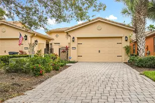 2472 Palm Tree Dr, Kissimmee, FL 34759 - Photo 7