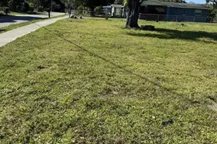 201 N 29th St, Fort Pierce, FL 34947 - Photo 1