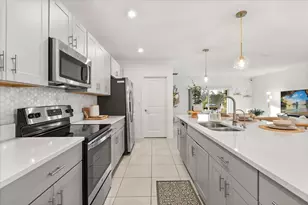 375 Pink Ibis Bnd, Saint Cloud, FL 34772 - Photo 11