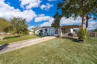 944 Halstead St, Deltona, FL 32725 - Photo 5