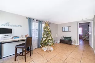 944 Halstead St, Deltona, FL 32725 - Photo 19