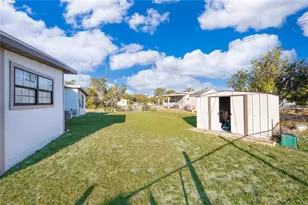 944 Halstead St, Deltona, FL 32725 - Photo 27