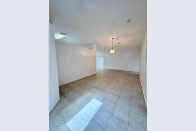 147 S Roma Way, Kissimmee, FL 34746 - Photo 5