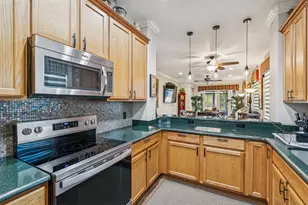 2825 Palm Tree Dr, Kissimmee, FL 34759 - Photo 17